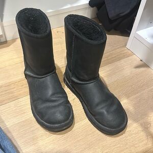 UGG leather size 6